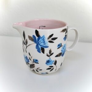 Anthropologie petalpress 1canoe2 2-Cup Measuring Cup